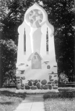 Памятный знак на месте разрушенной часовни на Братском кладбище