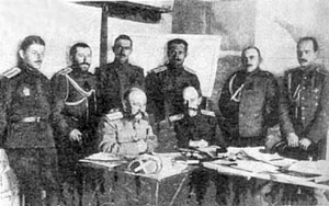 Генерал Н.Н. Юденич с чинами генерал-квартирмейстерского управления Кавказской армии за разработкой плана Эрзерумской операции. Декабрь 1915 г.