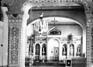 Алтарь церкви преподобного Сергия Радонежского при Московской Окружной Психиатрической лечебнице, помещавшейся на третьем этаже главного корпуса. Фото начала XX века (около 1910&nbsp;г.)