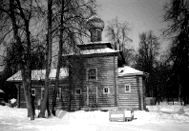 Храм Новомучеников и Исповедников Российских стоит на месте выгрузки осуждённых из машин