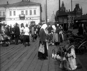 Торг на улице Иркутска. Фото конца XIX в.