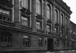 Фасад здания 2-й Санкт-Петербургской гимназии