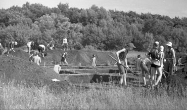Студенты на раскопках. Фото 2005&nbsp;г.