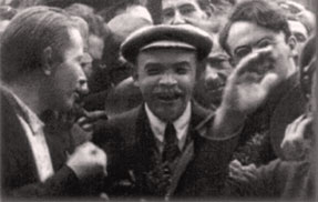 В.И.Ленин у дворца Урицкого