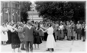 Хороводы участников Московского фестиваля молодёжи и студентов. 1957 г.